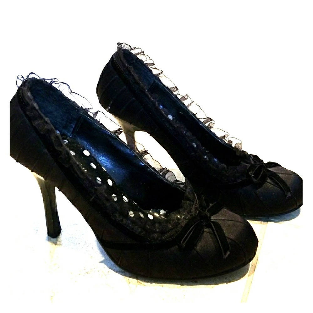 Velvet Bow lace trim heels